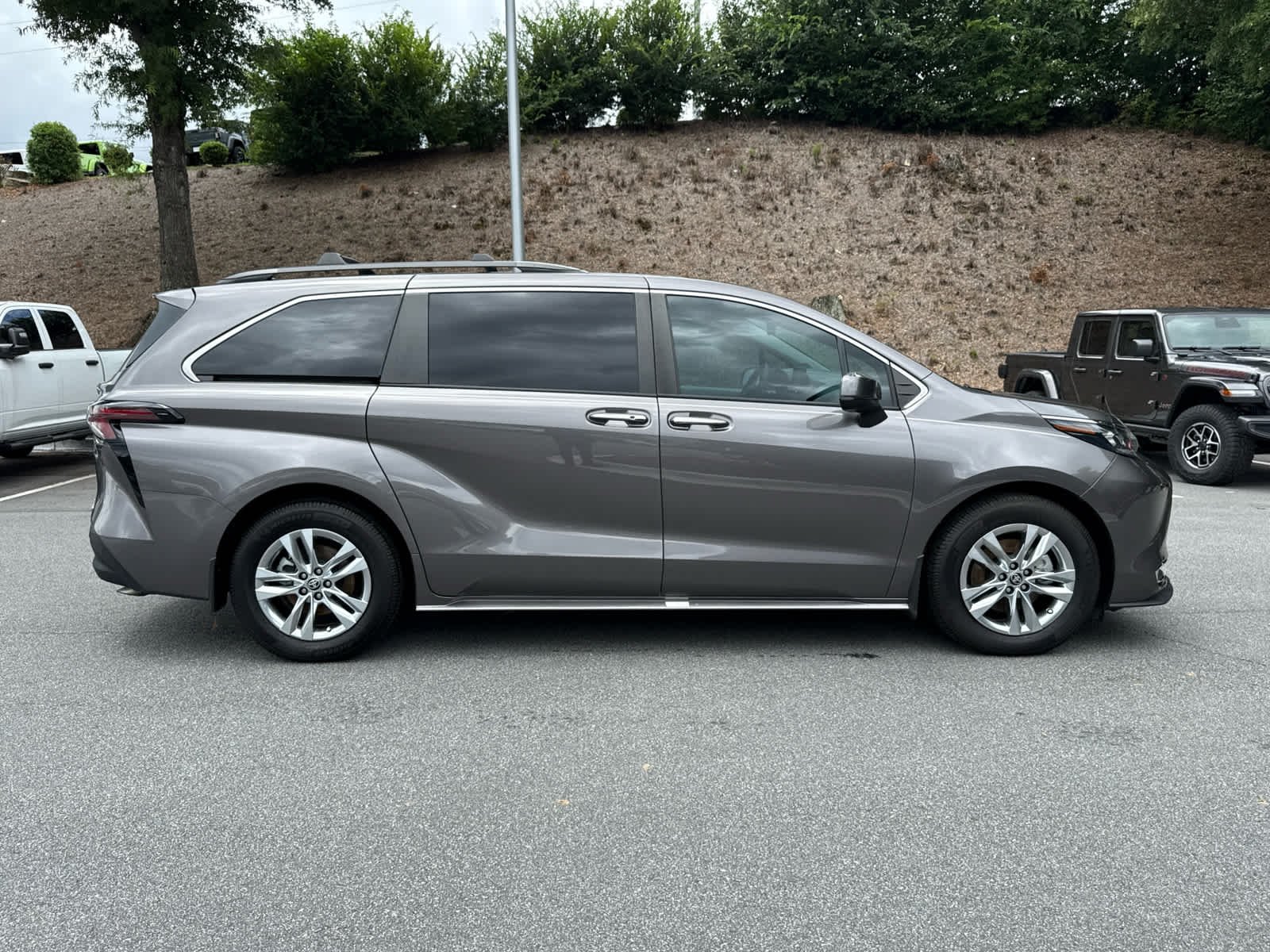 Used 2024 Predawn Gray Mica Toyota XLE image 6
