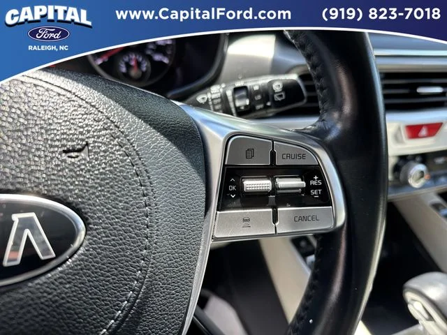 Used 2021 White Kia S image 24