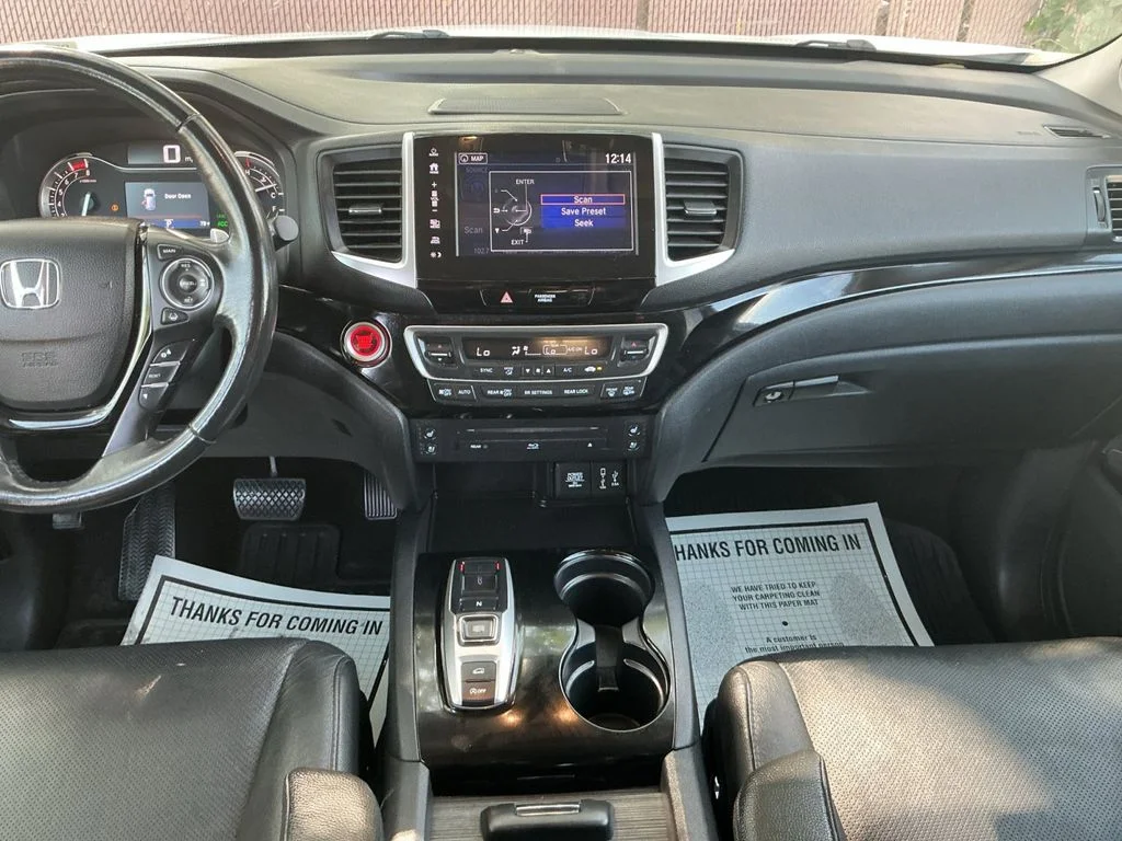 Used 2017 White Honda Elite image 27