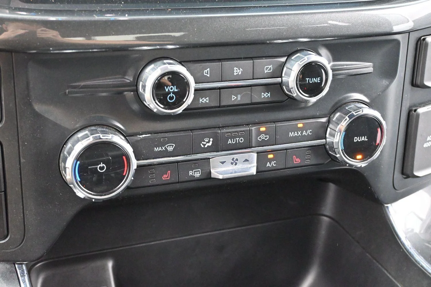 Used 2022 Oxford White Ford XL image 23