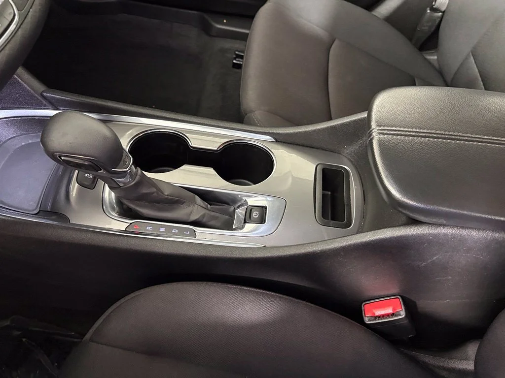 Used 2024 Summit White Chevrolet 1LT image 29