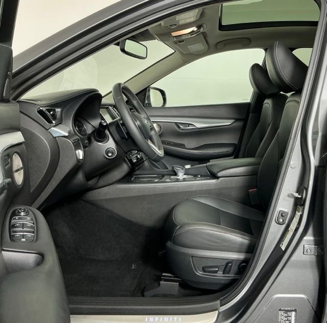 Used 2019 Gray INFINITI ESSENTIAL image 14