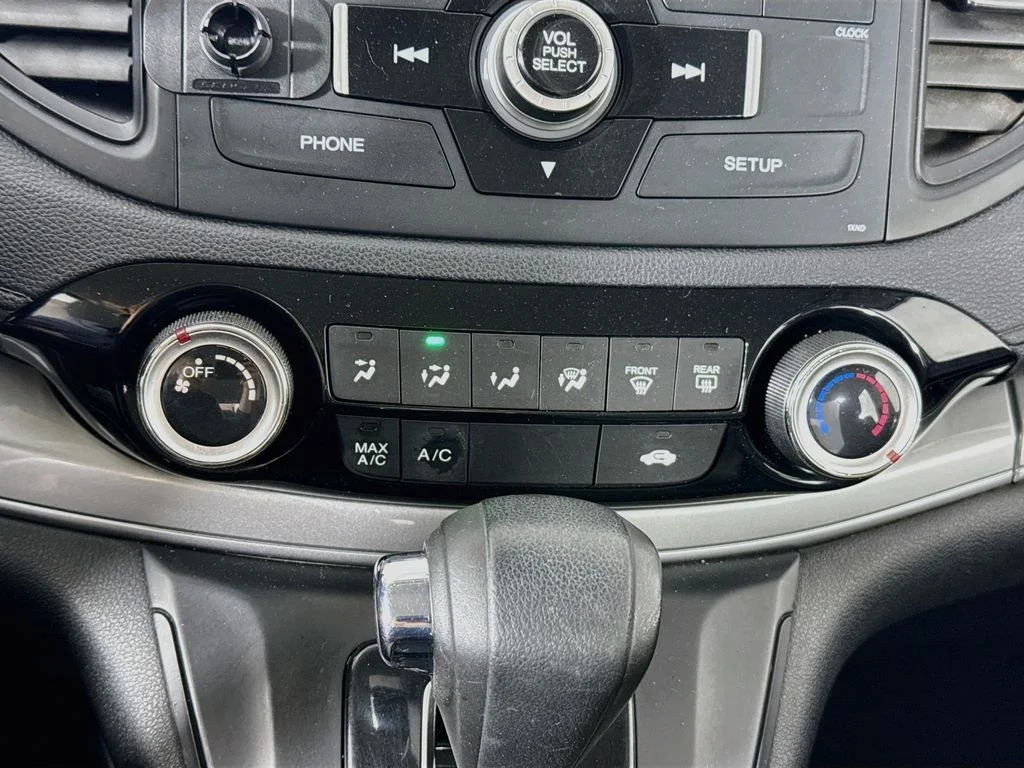 Used 2015 Alabaster Silver Metallic Honda LX image 16