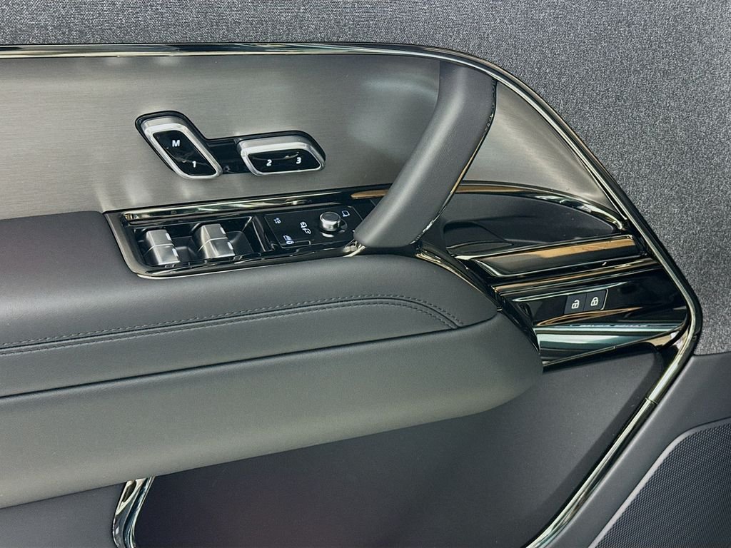 New 2026 Giola Green Land Rover Dynamic SE image 19