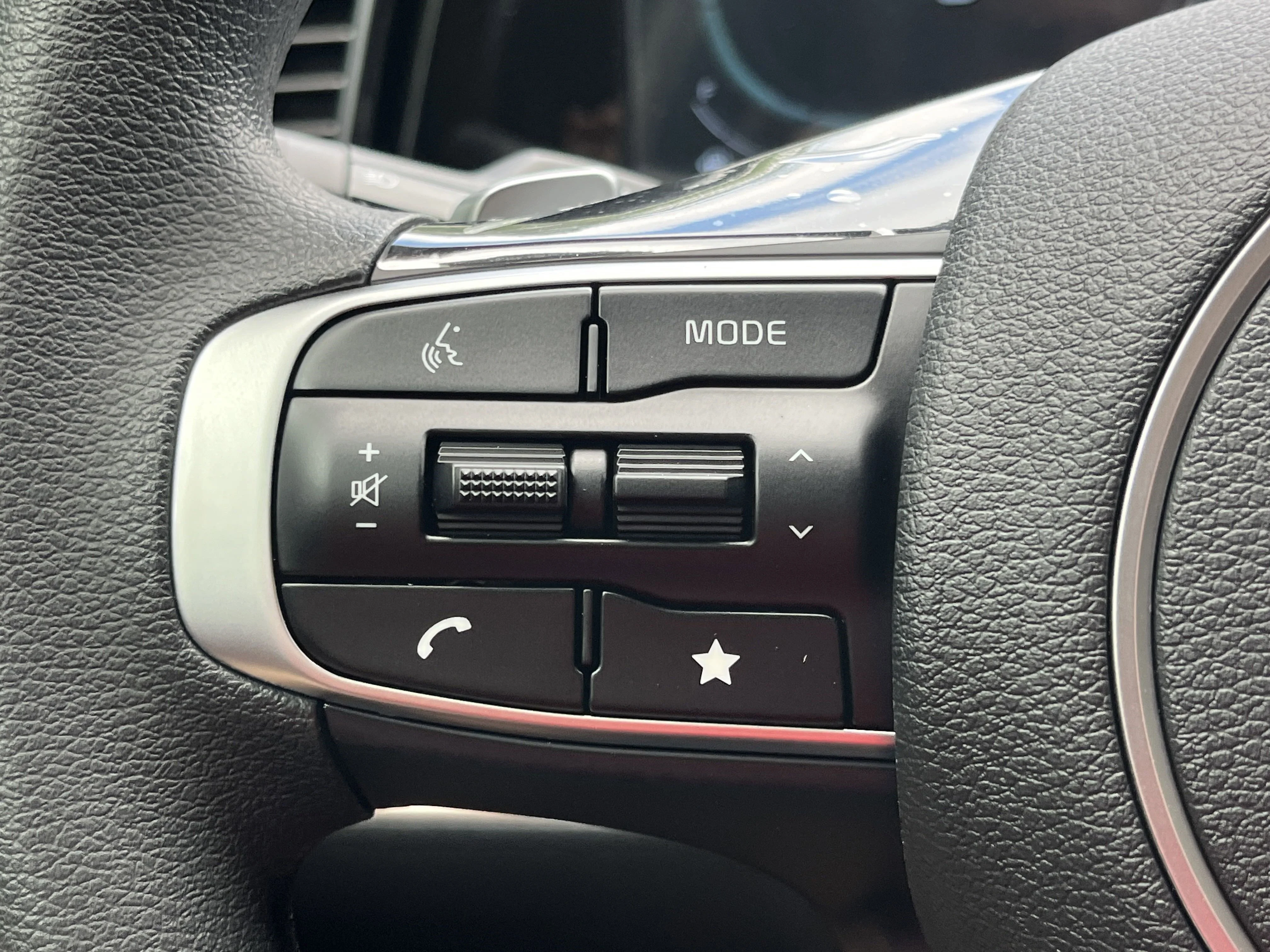 2025 Kia Sportage LX Hybrid - Photo 13