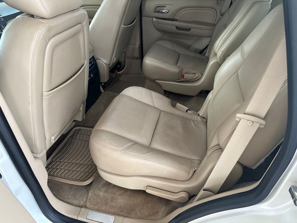 Used 2011 White Cadillac Premium image 25