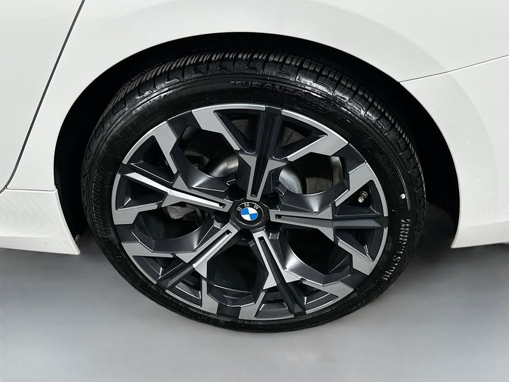 2025 BMW 3 Series 330i - Photo 32