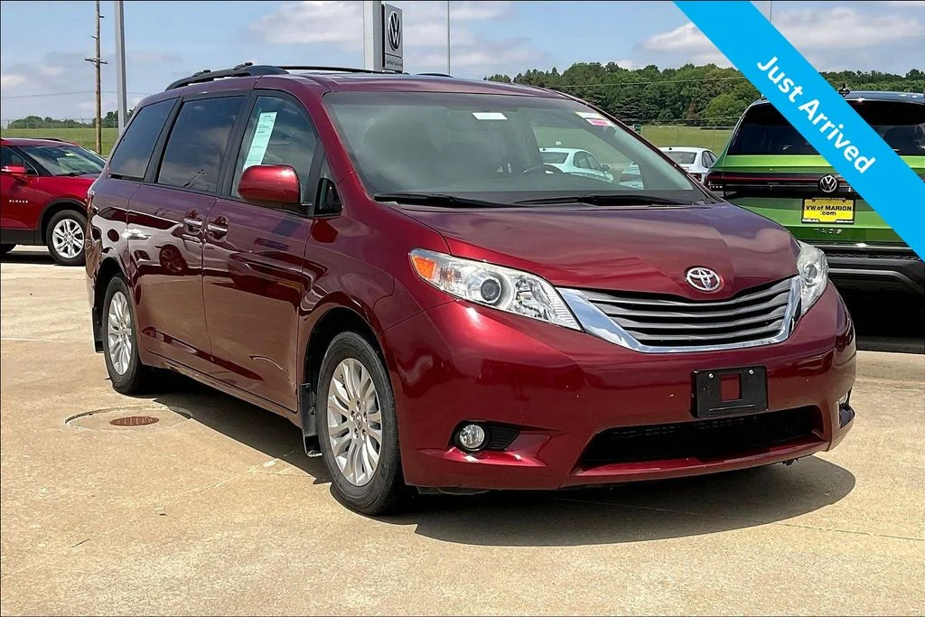 2017 Toyota Sienna XLE