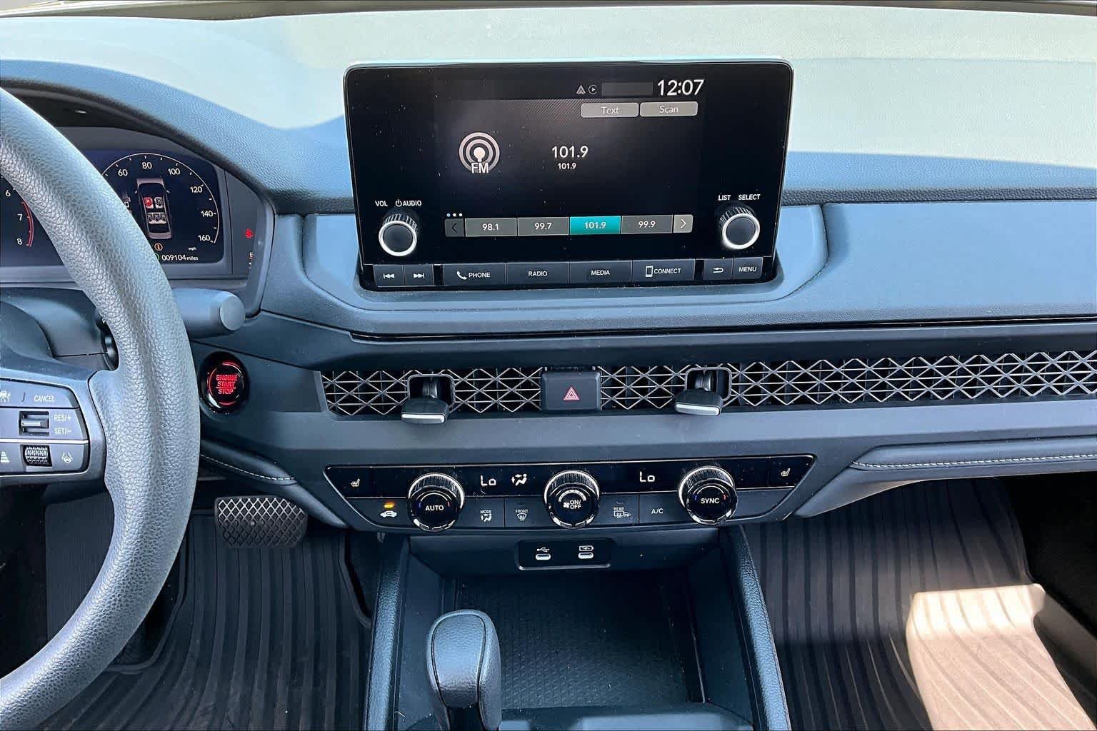 2025 Honda Accord SE - Photo 7