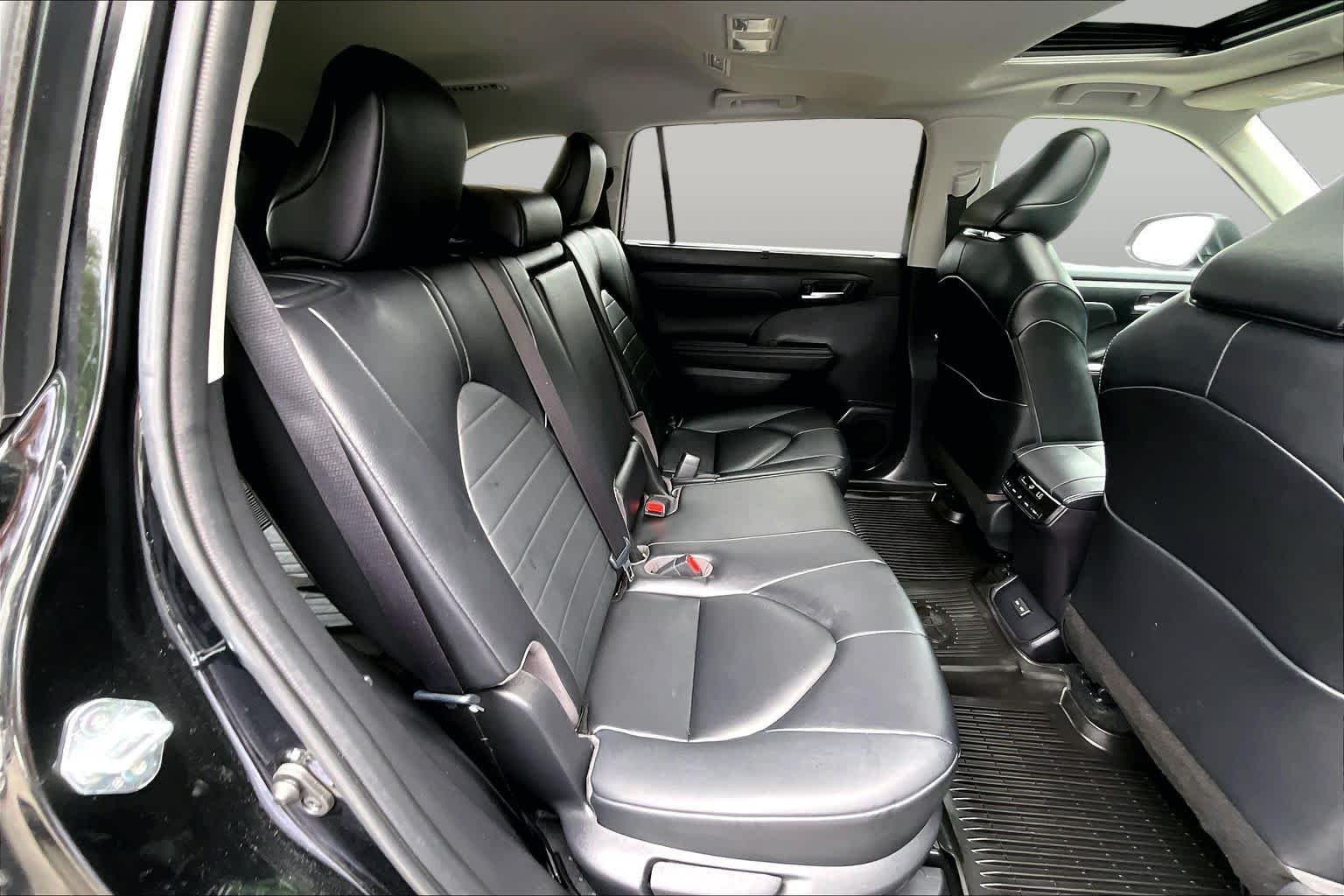 Used 2023 Midnight Black Metallic Toyota Hybrid XLE image 19
