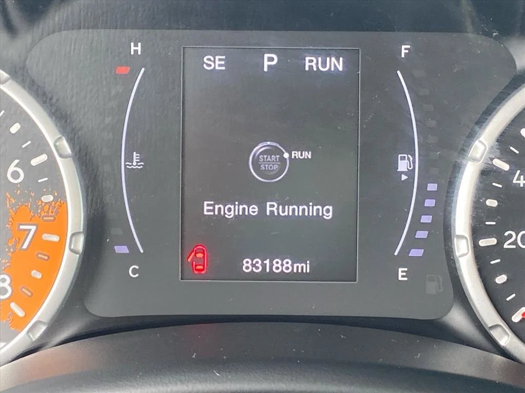 Used 2018 Black Jeep Latitude image 18