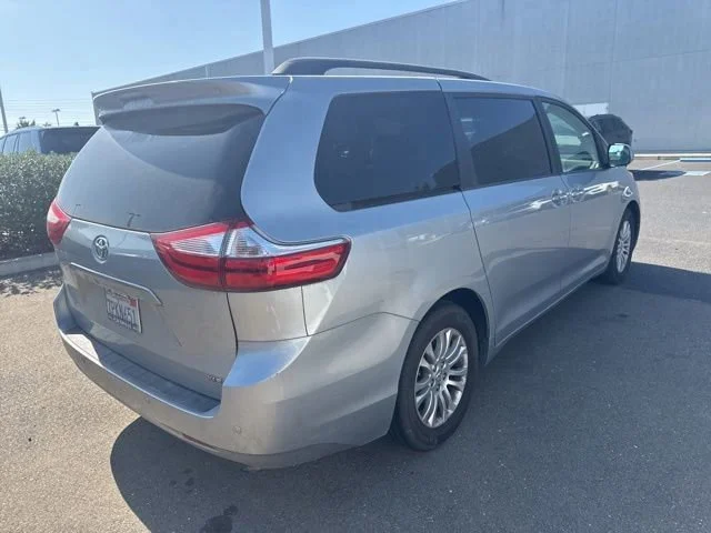 Used 2015 Silver Sky Metallic Toyota XLE image 7