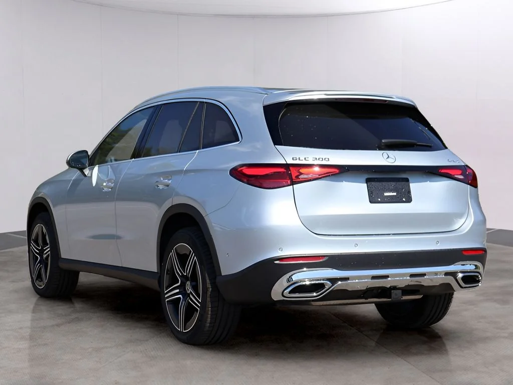 New 2026 Cirrus Silver Metallic Mercedes-Benz GLC 300 image 5
