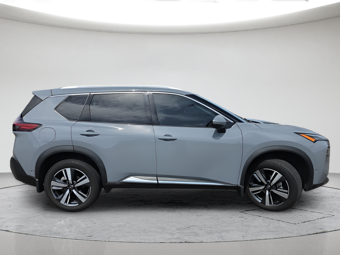 Used 2023 Boulder Gray Pearl Nissan SL image 3