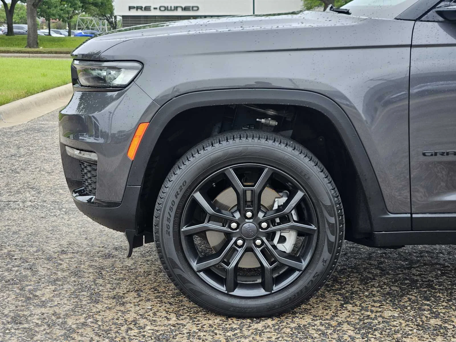 Used 2025 Baltic Gray Metallic Clearcoat Jeep Limited image 5