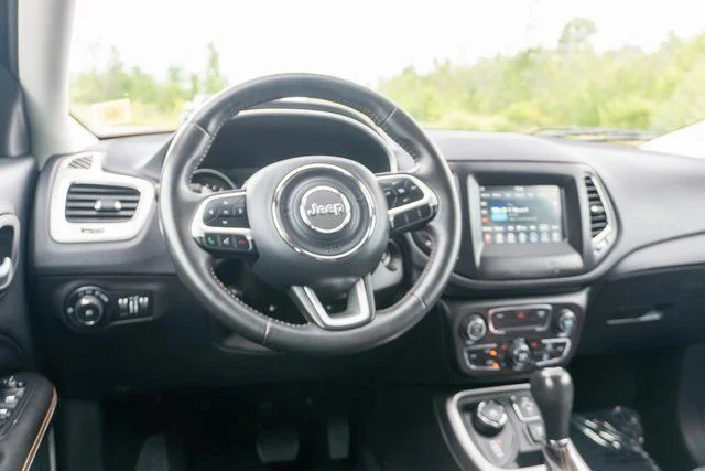 Used 2019 Black Jeep Latitude image 13
