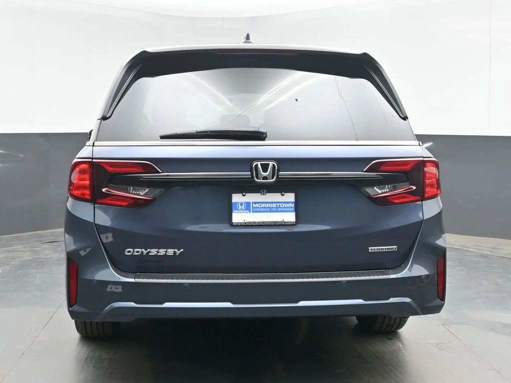 New 2026 Smoke Blue Pearl Honda Touring image 11