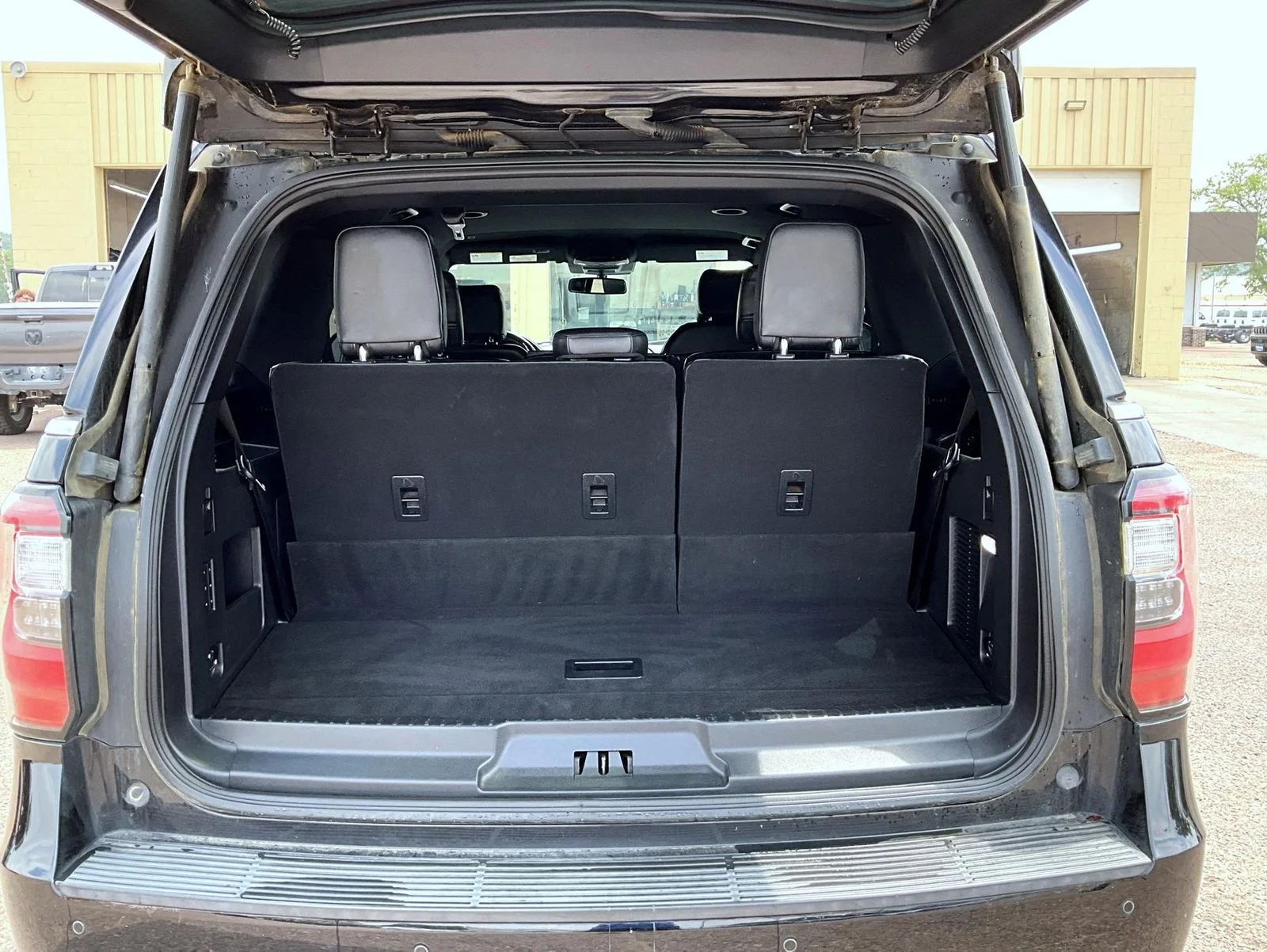 Used 2019 Black Ford Limited image 9