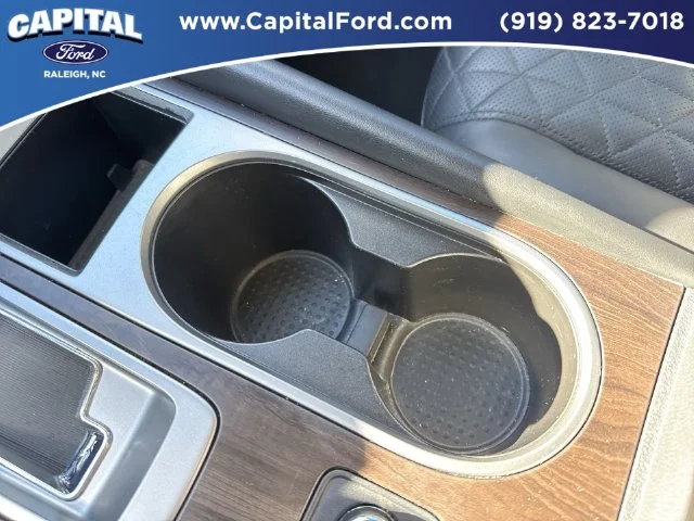 Used 2021 White Nissan Platinum image 32