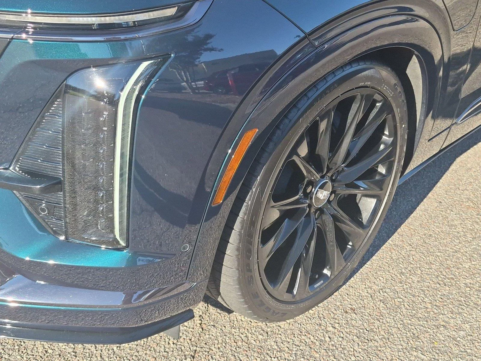 Used 2026 Emerald Lake Metallic [Green] CADILLAC PLAT image 9