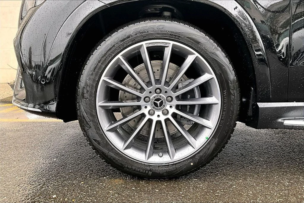 New 2026 Black Mercedes-Benz GLE 450 image 12
