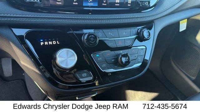 2026 Chrysler Pacifica Select - Photo 28