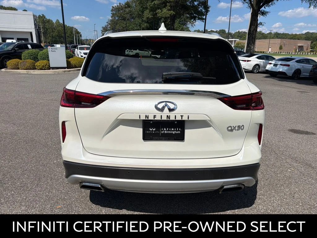 Certified Used 2020 Majestic White INFINITI LUXE image 11