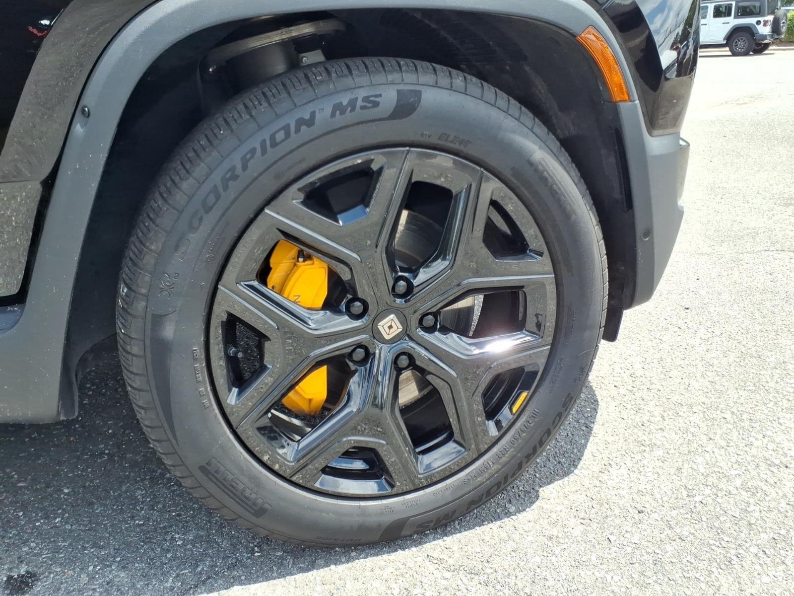 Used 2024 Midnight Rivian Adventure image 13