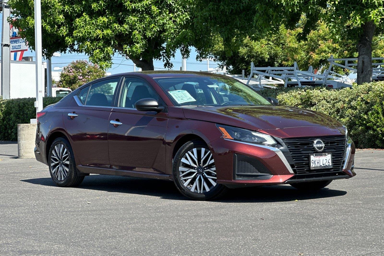 Used 2024 Garnet Pearl Metallic Nissan 2.5 SV image 2