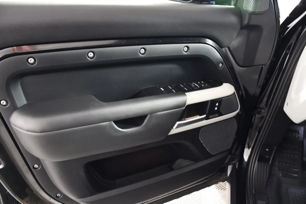 Used 2023 Santorini Black Metallic Land Rover X-Dynamic SE image 14