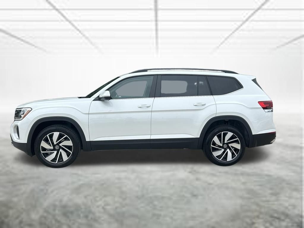 New 2026 White/off-white Volkswagen SE w/Technology image 2