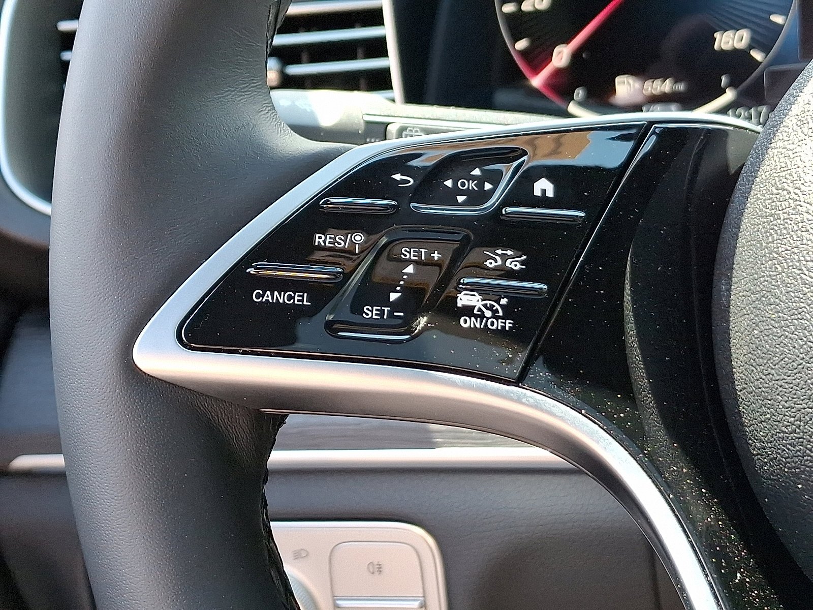 New 2026 MANUFAKTUR Alpine Grey Mercedes-Benz GLE 450 image 28