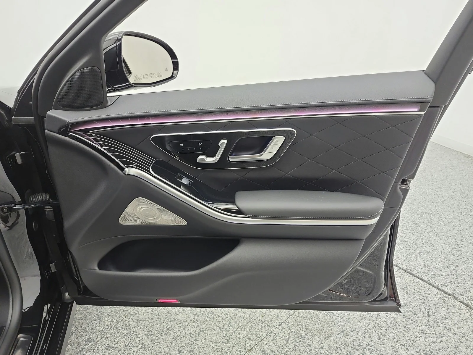 Used 2023 Obsidian Black Mercedes-Benz S 580e 4MATIC® Sedan image 29