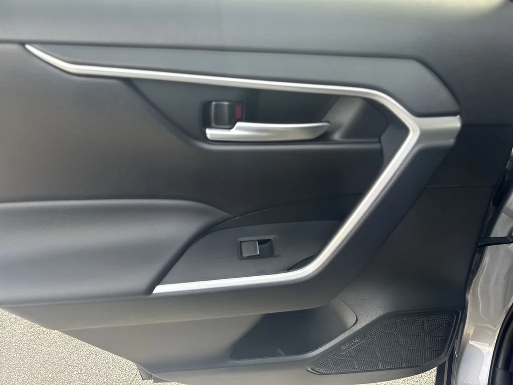 Used 2025 Silver Toyota XLE image 21
