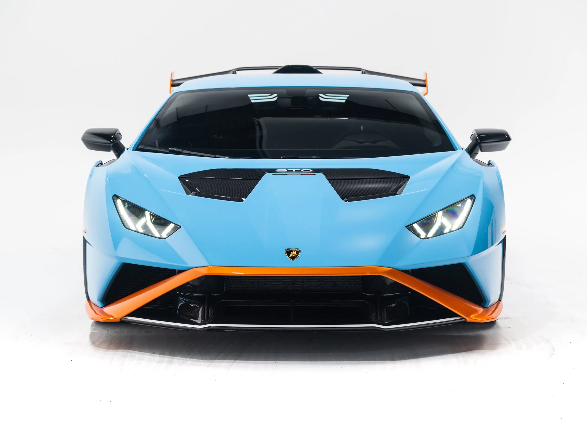 Used 2022 Blu Laufey Metallic Lamborghini Base image 9