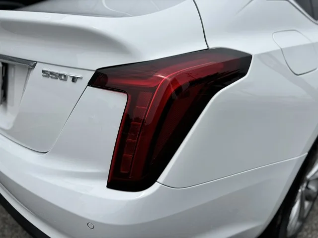 Used 2021 Crystal White Tricoat Cadillac Premium Luxury image 23