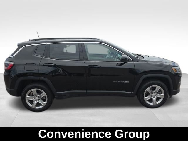 Used 2023 Black Jeep Latitude image 6