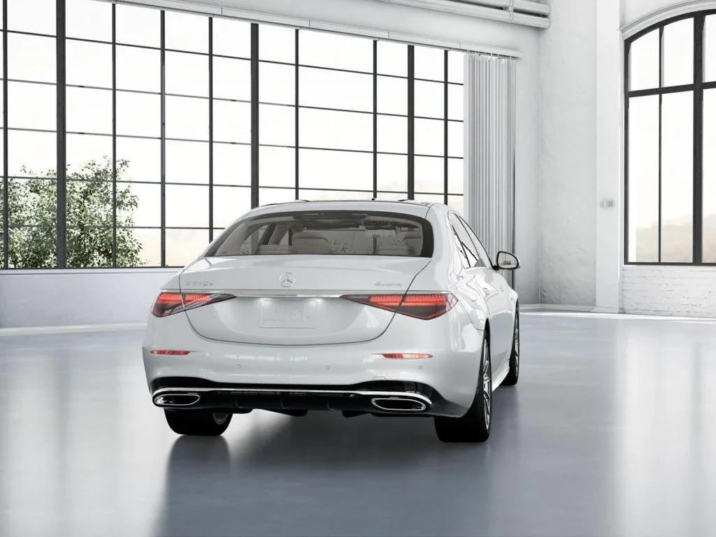 Used 2025 White Mercedes-Benz S 580e image 24