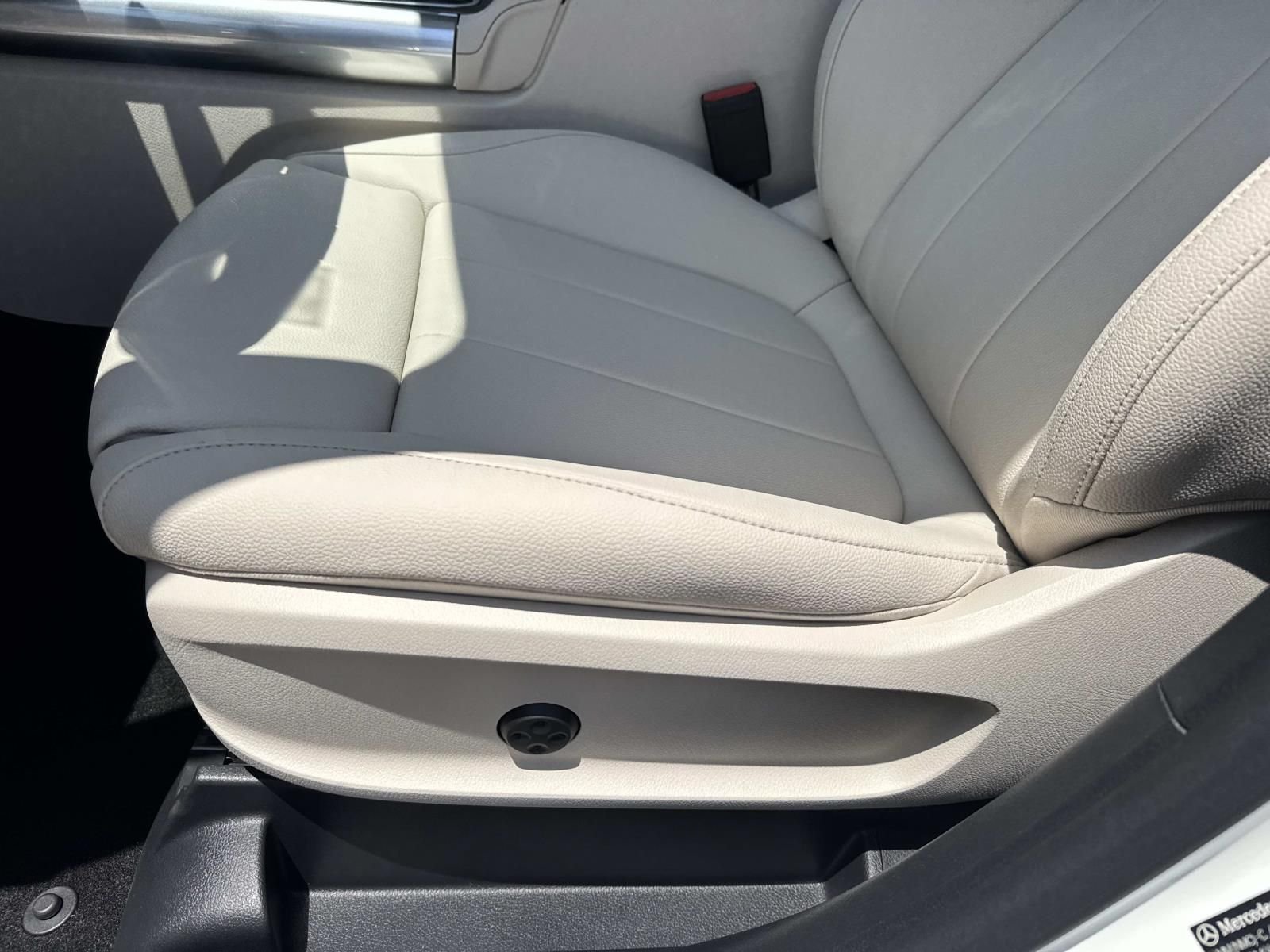 New 2026 White Mercedes-Benz GLA 250 image 11