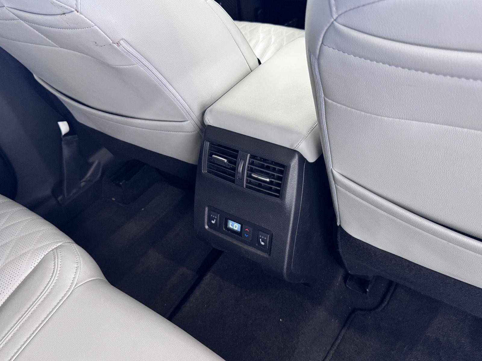 2025 Mitsubishi Outlander SEL - Photo 18