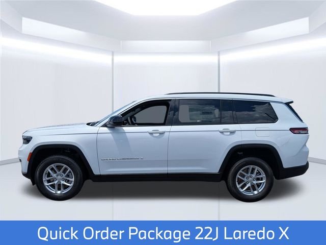 New 2026 Bright White Clear-Coat Exterior Paint Jeep Laredo X image 2