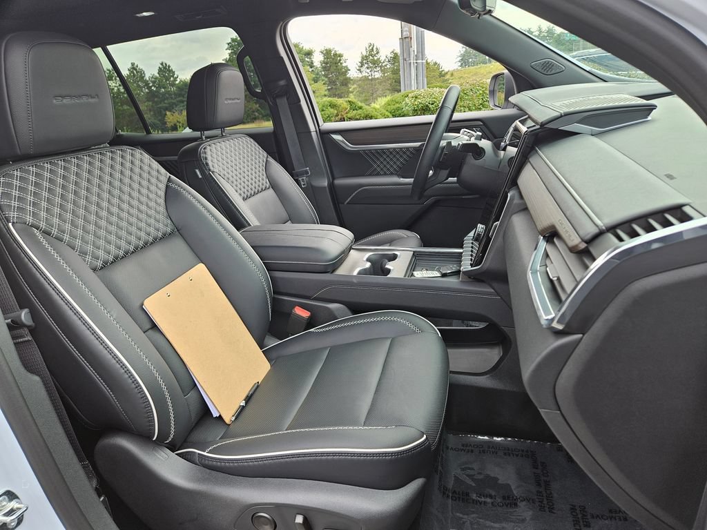2026 GMC Acadia Denali - Photo 13