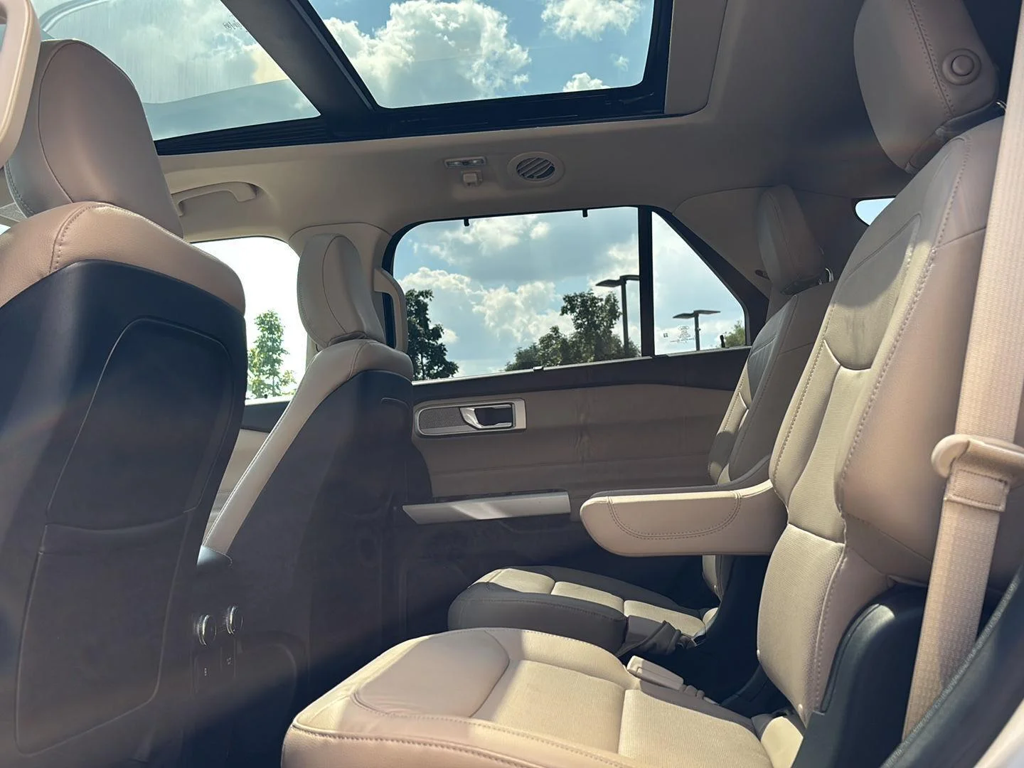 Used 2020 Star White Metallic Tri-Coat Ford Limited image 25