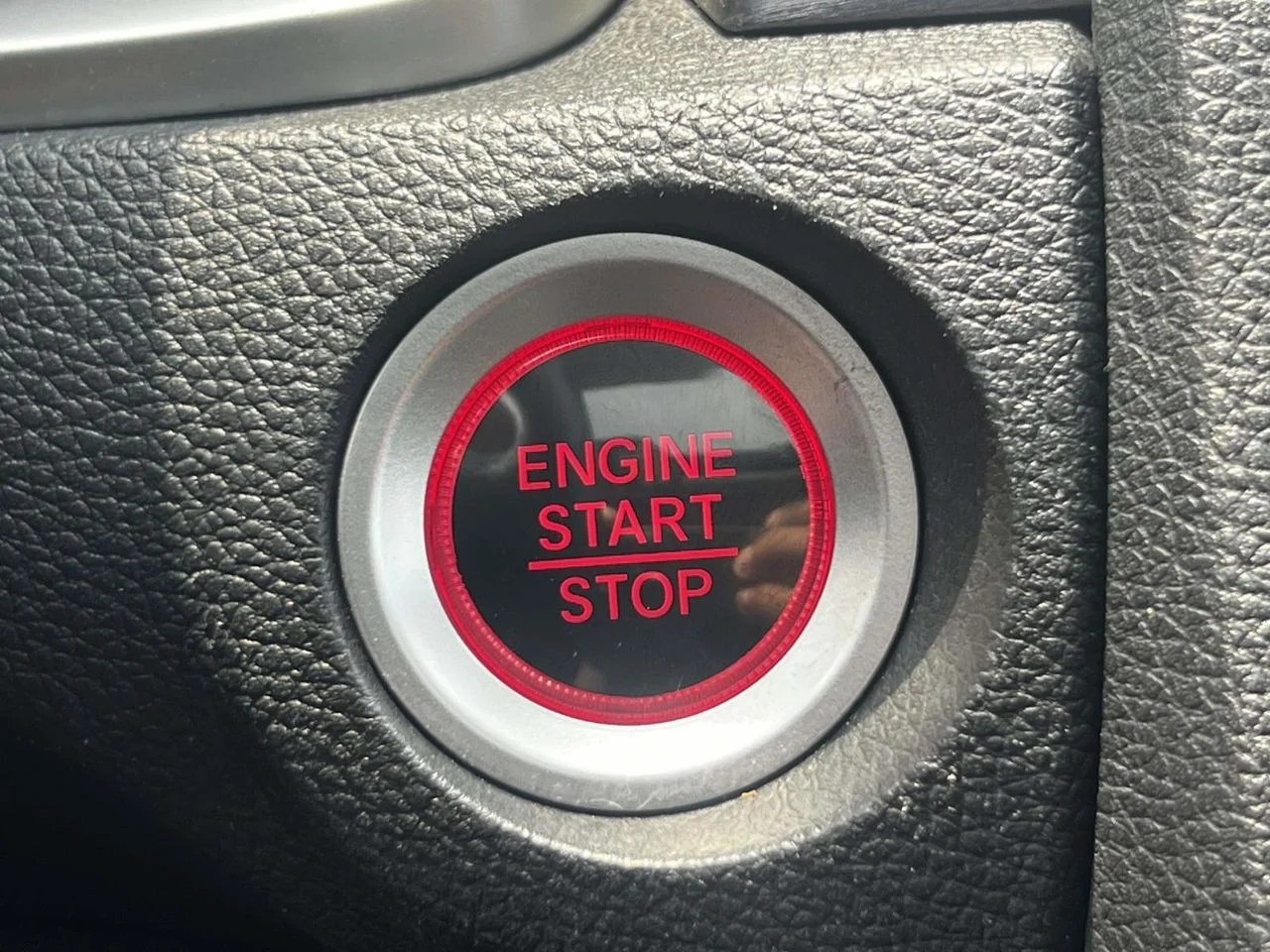 Used 2016 Red Honda Touring image 35