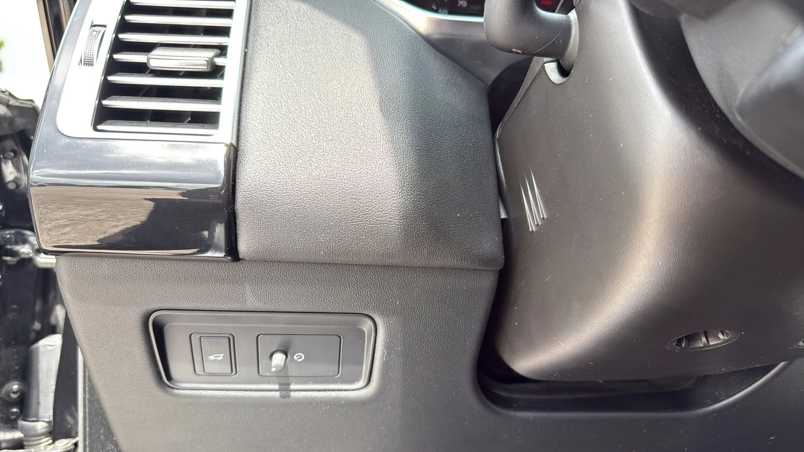 Used 2019  Land Rover 3.0L V6 Supercharged image 14