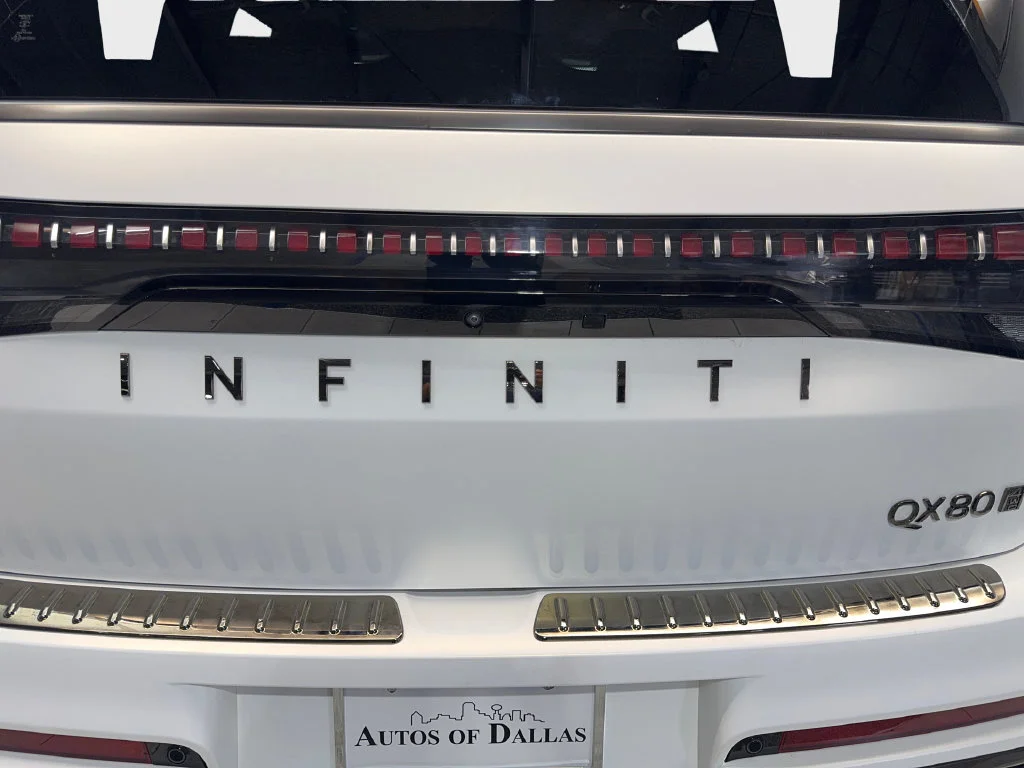 Used 2025 Blue INFINITI AUTOGRAPH image 22