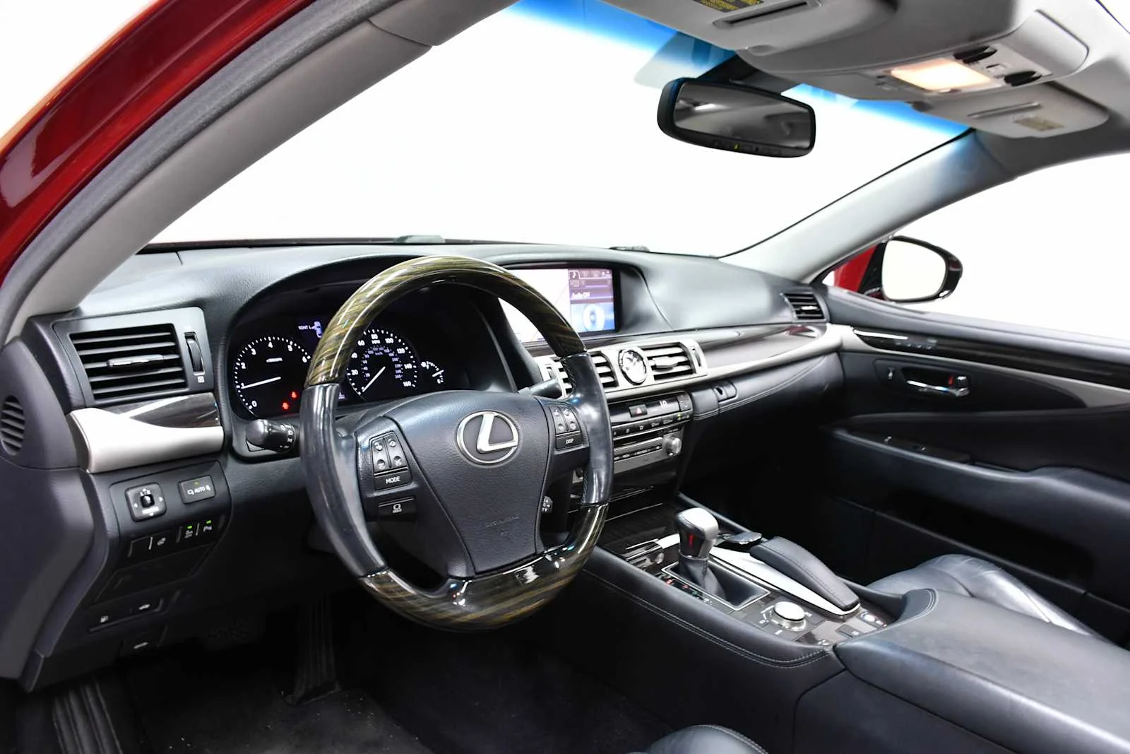 Used 2014 Matador Red Mica Lexus  image 15