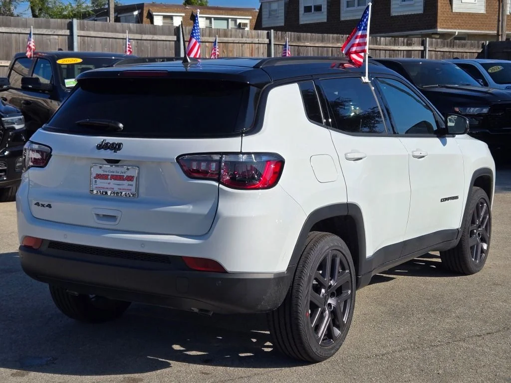 New 2026 Bright White Clear-Coat Exterior Paint Jeep Limited image 10