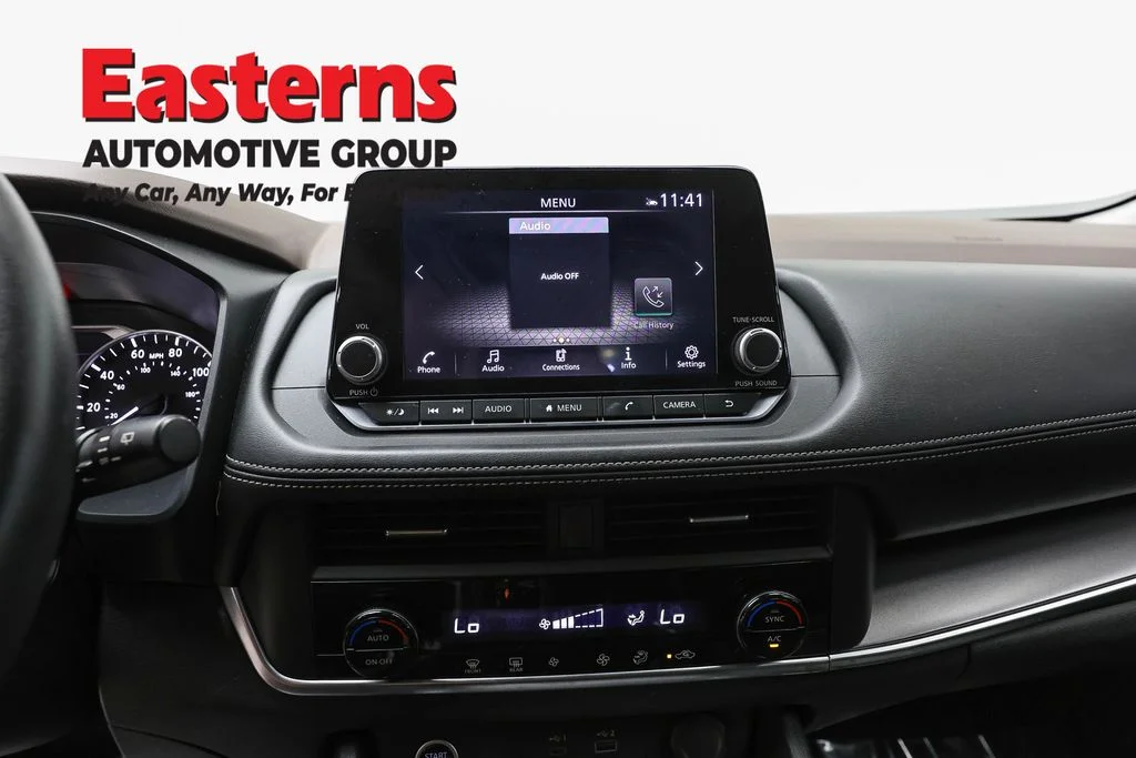 Used 2023 Gray Nissan SV image 11