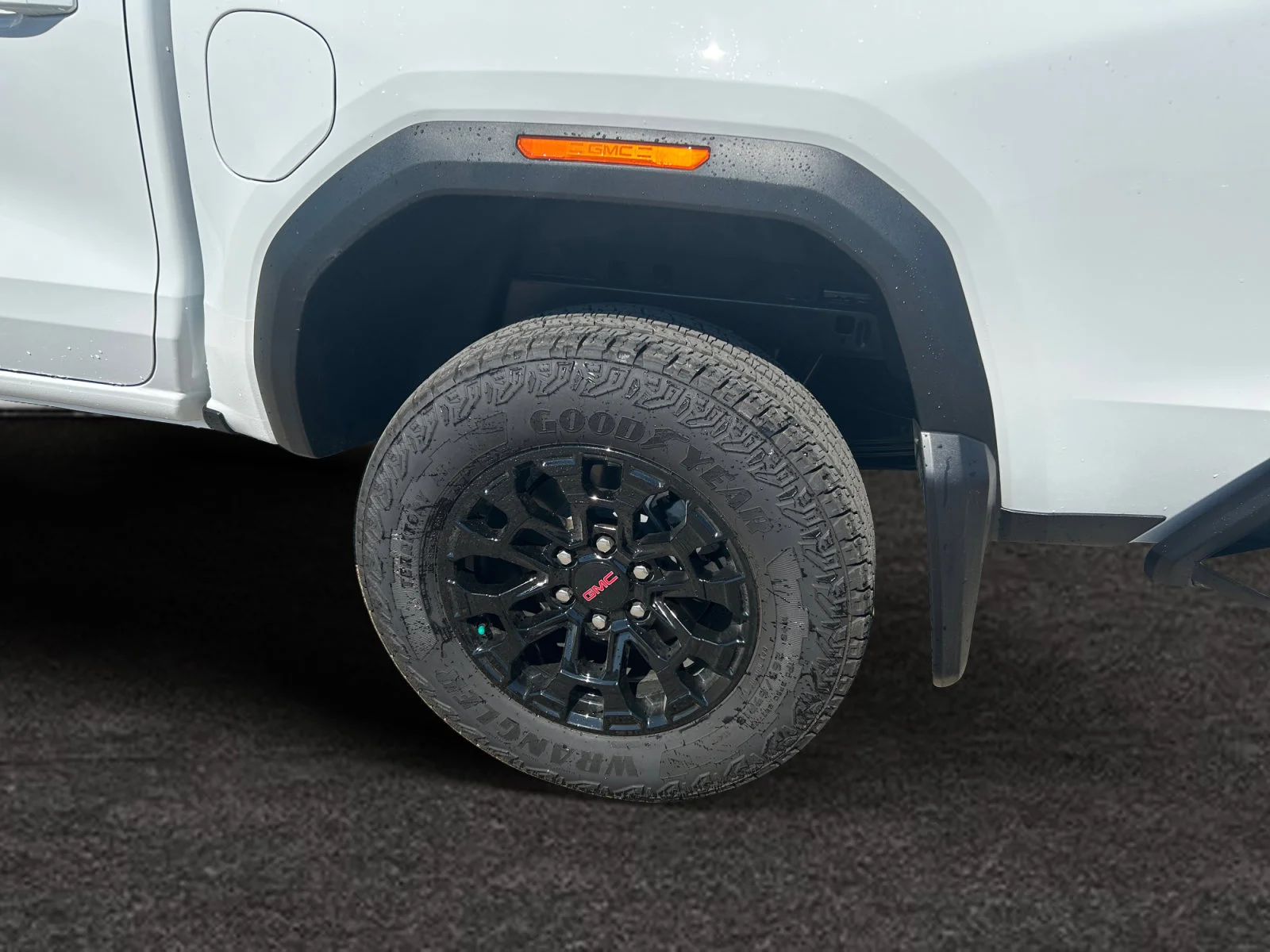 Used 2026 WHITE GMC Crew Cab ELEVATION **New Arrival** image 9